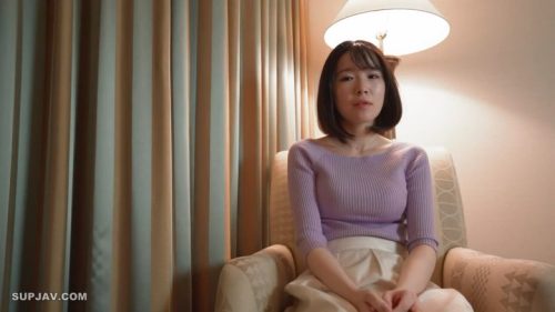 「エッチが好きだから...」まだ男性経験が少ない巨乳お姉さんが刺激を求めアダルト撮影