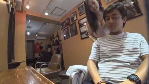 「どんな髪型にしますかー？」モデル体型の美容師に施術中にチンポを手コキされ中出しエッチしちゃた件ｗ
