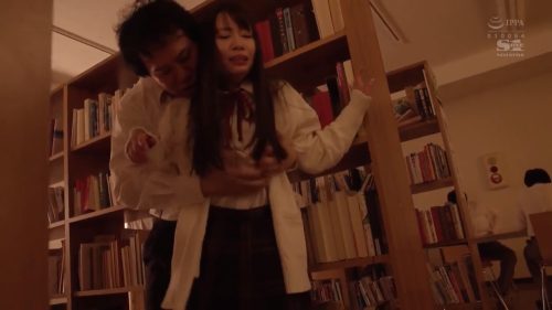 【夢乃あいか】「誰か...」奥手で嫌と言えない文系女子●生を学校の図書館内で無理やりサイレントレイプする鬼畜男