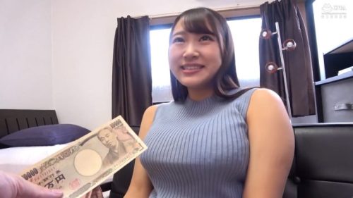 「えーっ無理です…」童顔で規格外の爆乳素人お姉さんに賞金を渡し最初は躊躇し拒否していたけどお金の誘惑には勝てずエッチOKしてくれたｗ