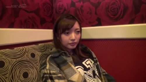 【日向理名】＜素人お姉さん×パパ活＞童顔でお小遣いの為に中年おじさーんとパパ活