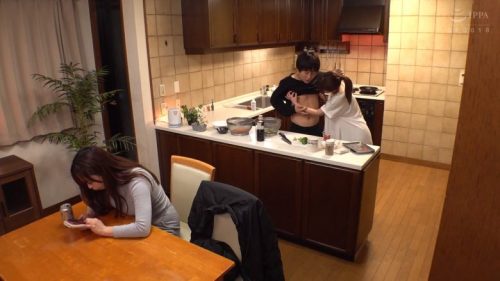 【東條なつ】＜ＮＴＲ＞僕は彼女が居るのに彼女の激カワ過ぎる妹に誘惑され至近距離に彼女が居るのに裏切りＳＥＸしまくった最低な僕