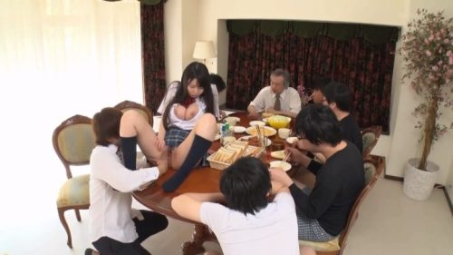 「いやーっやめて！」童顔JK女の子が複数の男性に輪姦レイプされる始末
