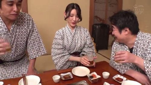 「お酒に酔っちゃう❤」まだ浮気経験がない童顔奥さんを社員旅行先でNTR強姦