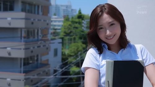 【加美杏奈】＜女教師×筆おろし＞この笑顔で誘惑されたらイチコロ！赴任して来たばかりの新人オンナ教師が教え子を誘惑し教室で濃厚性教育ｗ