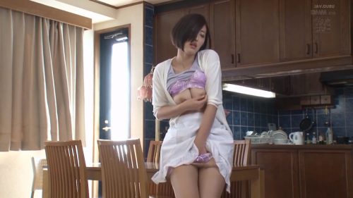 【水野朝陽】＜淫乱妻×NTR相姦＞熱帯夜の夜にオナニーが止まらんビッチ奥さんが夫の義弟を誘惑し禁断SEX→口内射精