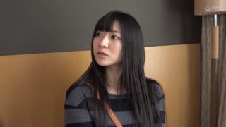 ＜母乳×素人妻＞出産直後の人妻を捕まえたスタッフがあの手この手でエッチに持ち込むｗ