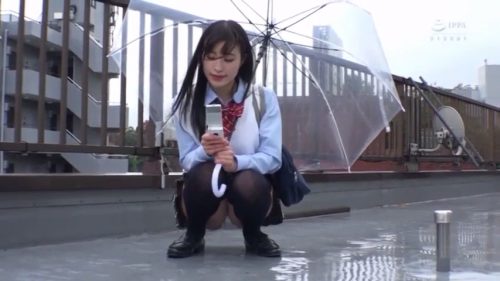 ＜ビッチJK＞上の階に住む可愛いJKに誘惑されエッチしちゃったお兄さんｗ