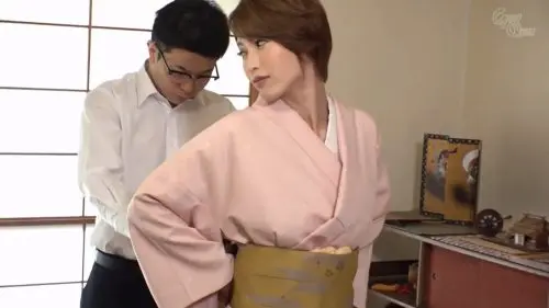 【君島みお】＜筆おろし×巨乳妻×パイパン＞着物が似合うショトカ母親が童貞の息子を誘惑し相姦SEX