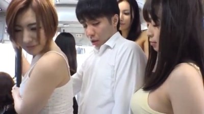 【羽田希】《エロ動画×人妻・車内ハーレム》まだ経験が全くない男子校生の乗り込んだ通学バスの中でビッチなヤリマン妻に囲まれ……のトップ画像