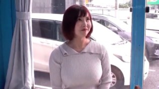 《エロ動画×MM号》まだ子供を産んだばかりのユルユルマンコに極太肉棒を生挿入！もう一人子供出来ちゃいました！