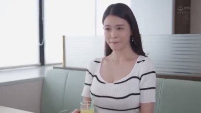 《エロ動画×素人･人妻》某マッチングアプリで出会った完全シロウト人妻が旦那に内緒で若い男とラブホで一夜限りの不貞ハメ