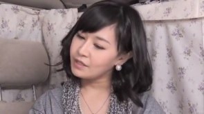 《エロ動画×素人･人妻》欲求不満のセレブ妻がホテルで豹変しナンパ男の肉棒を強請る淫乱な子持ち妻への濃厚な中出しハメ撮り