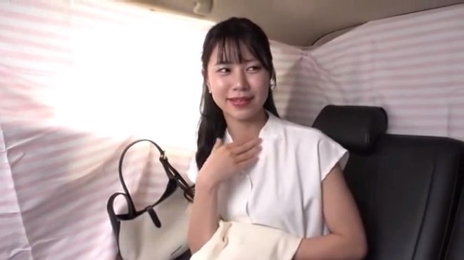 《エロ動画×素人･人妻》セックスレスに悩む人妻がロケ車での出会いをきっかけにホテルで激しく愛されてしまう姿