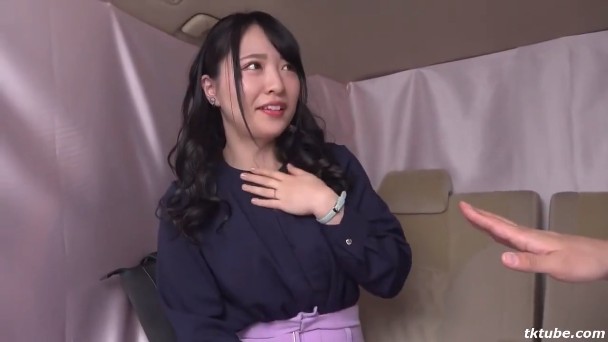 《エロ動画×素人･人妻》セックスレスの日々に耐えかねた人妻が、スタッフの誘いに流されてそのまま欲望を爆発させてしまう瞬間