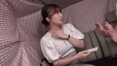 《エロ動画×素人･人妻》ナンパした人妻の蜜濡れの身体を密室で激しく突き上げる鬼畜ピストン