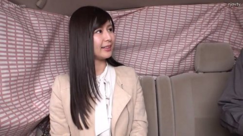 《エロ動画×素人･人妻》モデル級の美貌を持つ一児の母をロケ車で誘惑…そのままホテルへ連れ込み極上の中出し密会