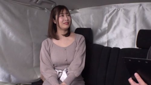 《エロ動画×素人・人妻》旦那に相手にされない清楚系美人巨乳人妻をロケ車へ連行エッチ好きなパイパンマンコに極上中出し