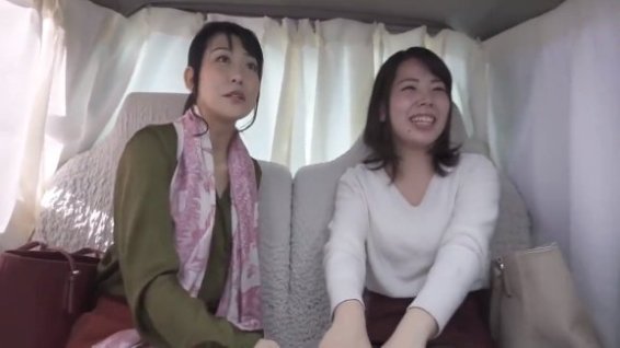 《エロ動画×素人･親子》池袋近くのホテルで素人母娘をGETロケ車で浮気暴露した母親が娘の前でフェラしそのまま親子中出し