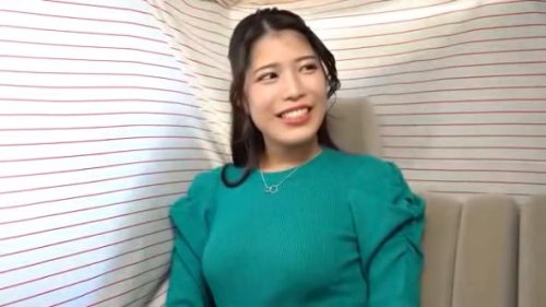 《エロ動画×素人･人妻》普段のオナニーでは満たされないセックスレスの巨乳妻がロケ車からホテルへ移動しスタッフと濃厚な快楽に溺れて顔射