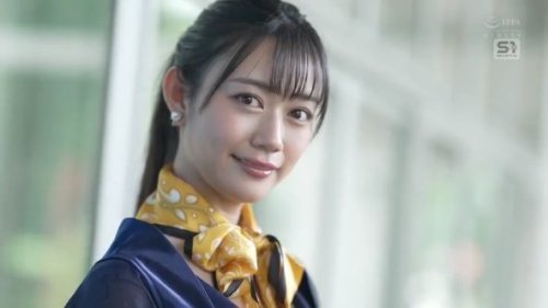 【明日葉みつは】《エロ動画×CA･性奴隷》金持ち親父の極上の玩具となり快楽に溺れる元客室乗務員