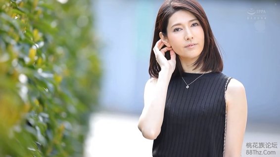 【長谷川秋子】《エロ動画×人妻･デビュー作》某有名高級ブランド店勤務の現役人妻販売員の36歳が衝撃のAVデビュー