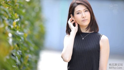 【長谷川秋子】《エロ動画×人妻･デビュー作》某有名高級ブランド店勤務の現役人妻販売員の36歳が衝撃のAVデビュー