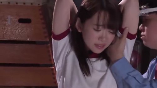 【架乃ゆら】《エロ動画×JK･レイプ》鬼畜輪レイプの標的にされた性処理優等生の女子生徒が侵入者たちにハプニング連続でイキまくる件