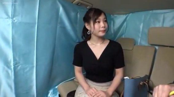《エロ動画×素人･人妻》白金在住の素人巨乳人妻がセックスレスの鬱憤を晴らすかのようにナンパスタッフの肉棒でパイパン中出し連発