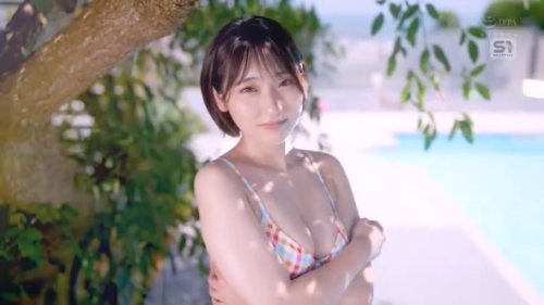 【糸井瑠花】《エロ動画×美少女･デビュー作》超エリートな教育実習生の綺麗なお姉さんが学校じゃ言えないスケベな秘密を隠してAVデビュー
