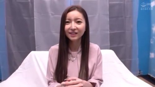 《エロ動画×MM号･素人妻》旦那が証券マンの美人若妻をマジックミラー号に招いて悩みを聞く企画で謝礼をもらい男性を癒やす