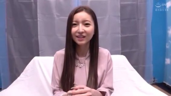 《エロ動画×MM号･素人妻》旦那が証券マンの美人若妻をマジックミラー号に招いて悩みを聞く企画で謝礼をもらい男性を癒やす