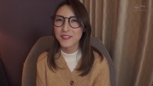 「素人動画」彼氏以外の男に抱かれたことがない女がホテルの一室でメスの本性を剥き出しにしてイキ狂う